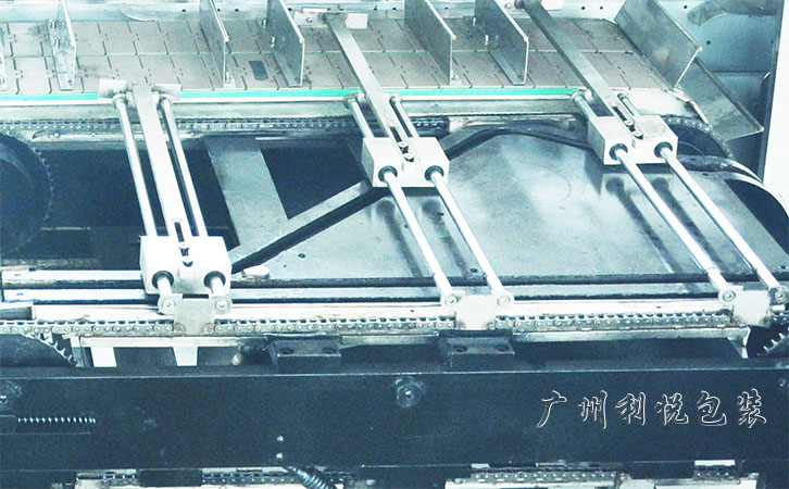 自動高速裝盒機